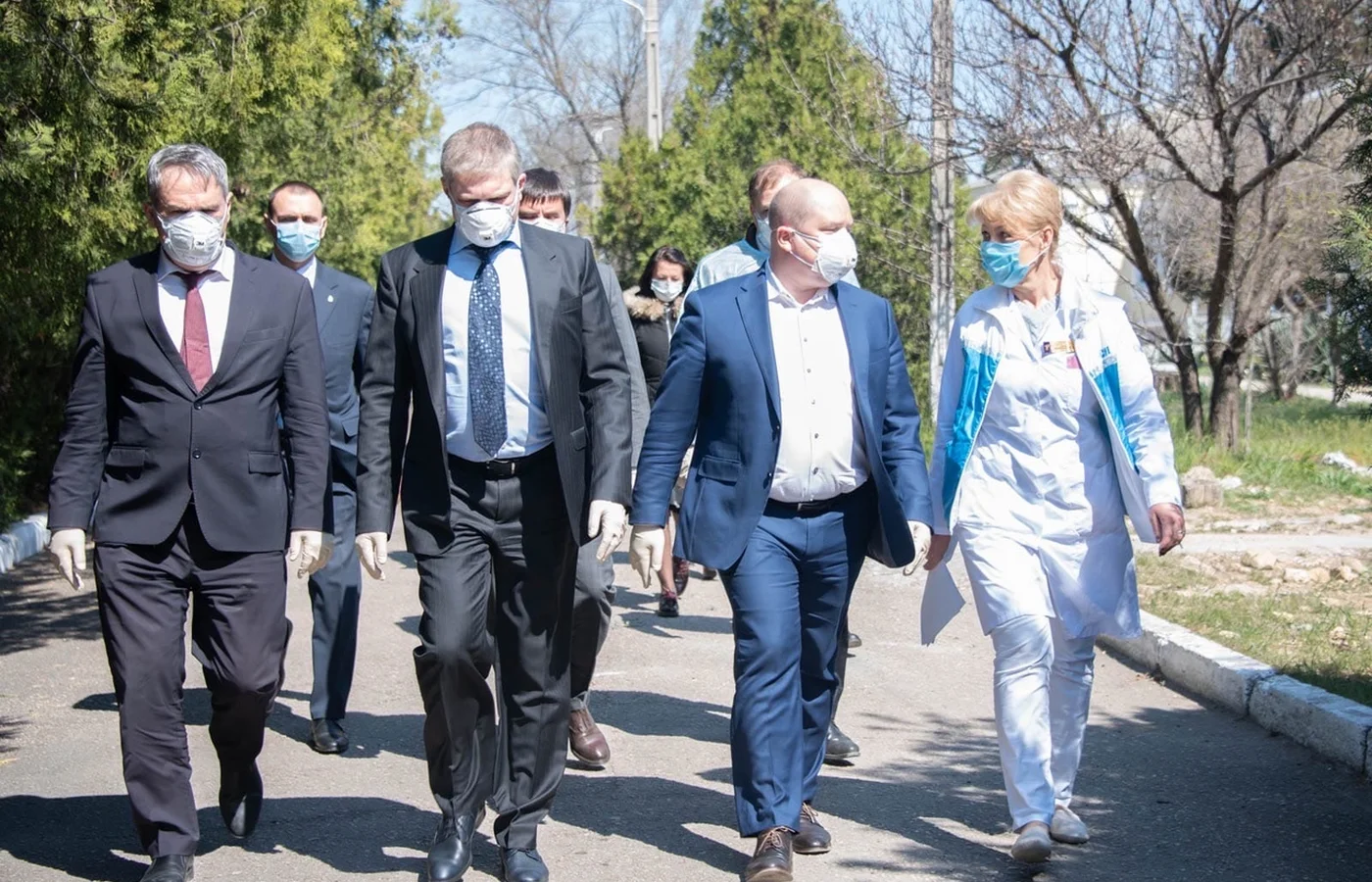 Севастопольцы обсуждают фото инспекции Развожаевым Городской инфекционной больницы