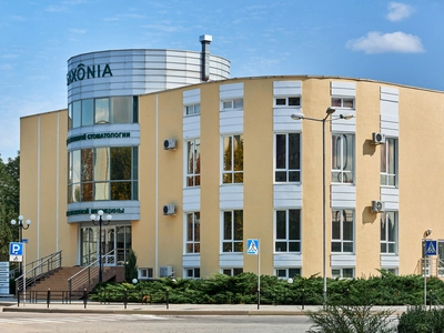 Клиника Saxonia, вид со стороны эстакады