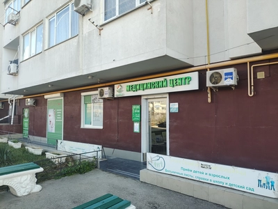 Здание клиники ДОКАМЕД в Севастополе