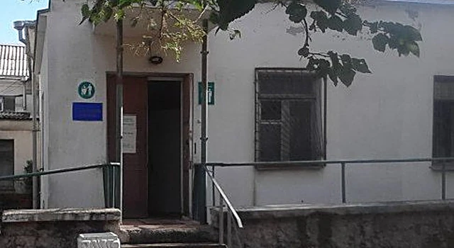 В Севастопольской городской больнице №1 пациенты лежат прямо в коридорах