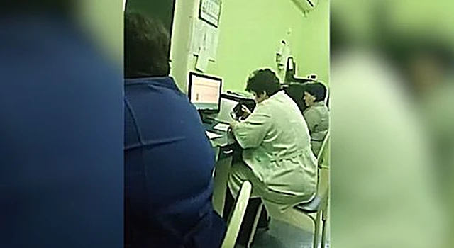 Медики приемного покоя упрекнули мужчину в том, что он привез пациента в больницу