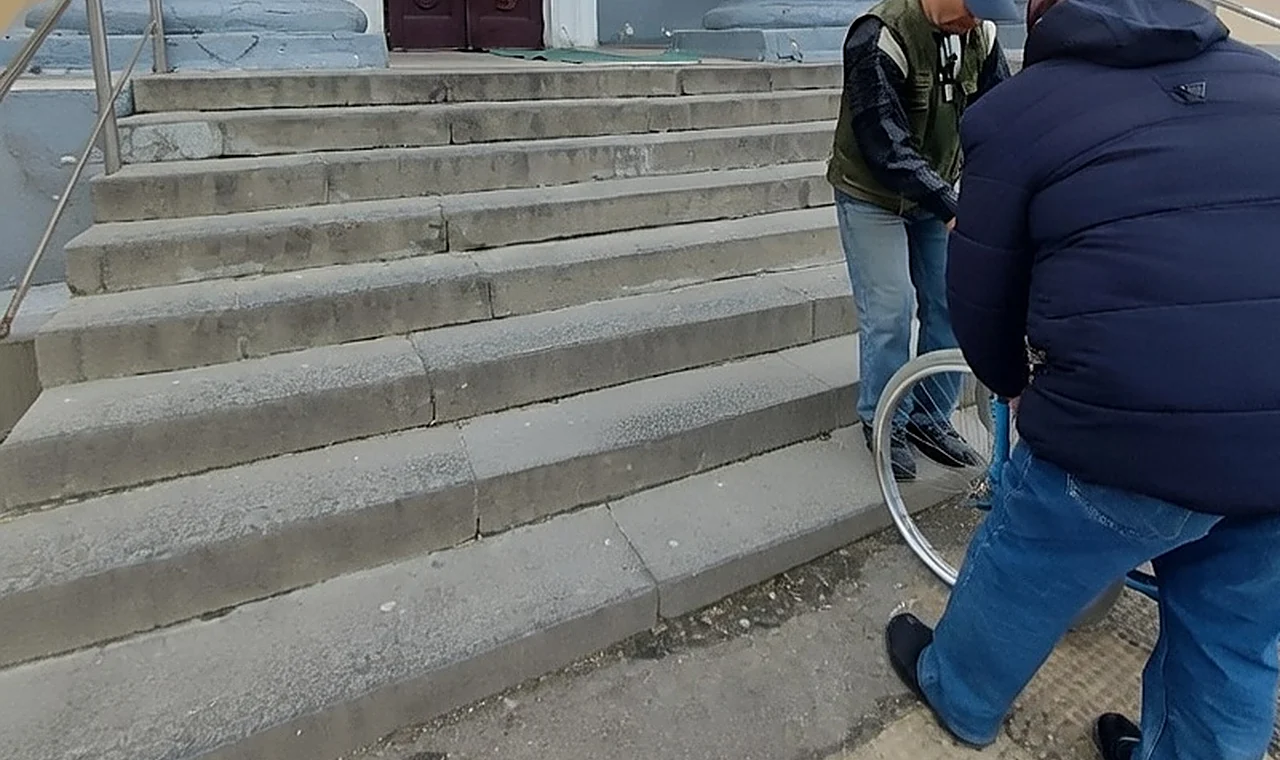 Cевастопольцы возмущены отсутствием доступной среды в центральных поликлиниках