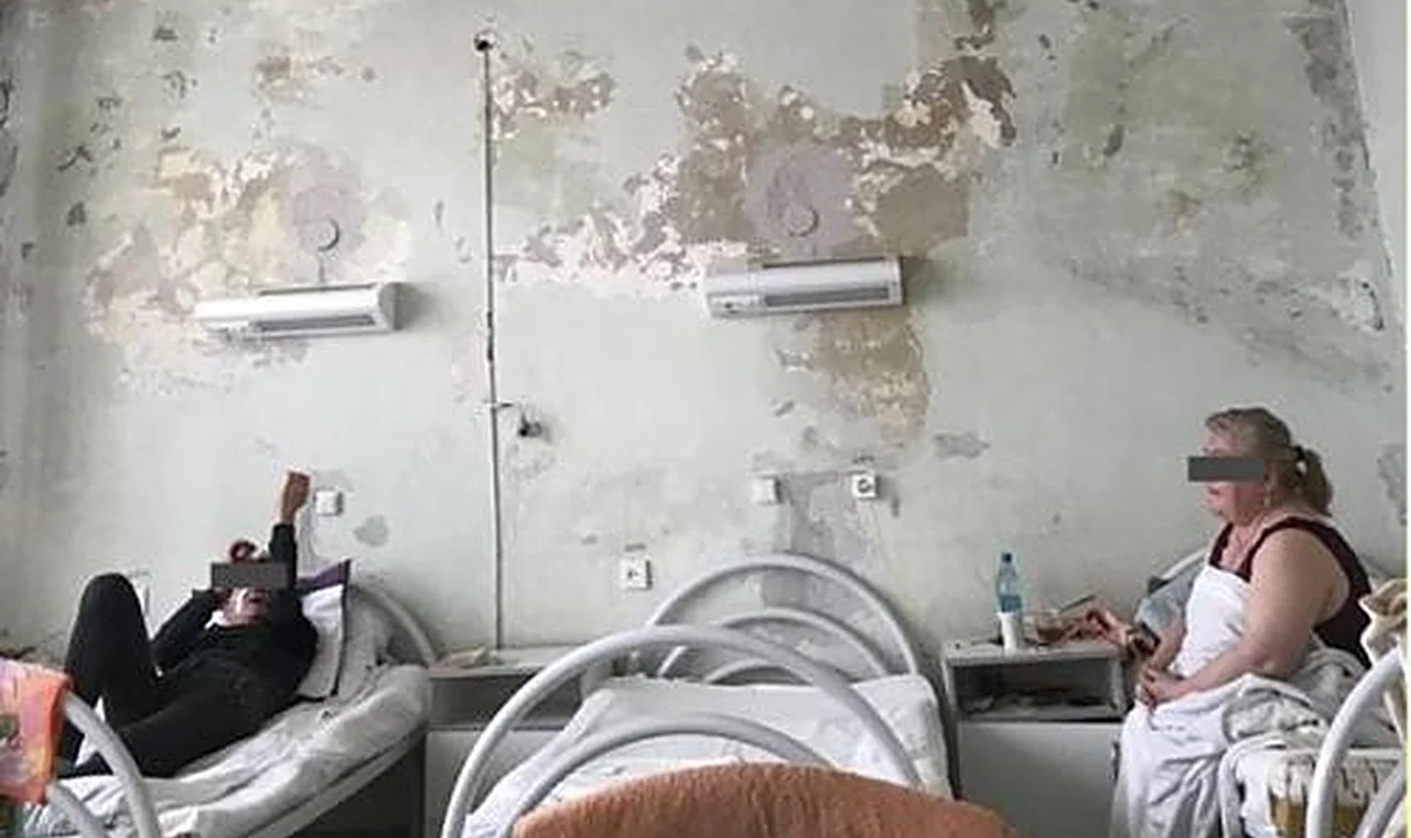 Красноярцы оказались шокированы состоянием палат в городской больнице