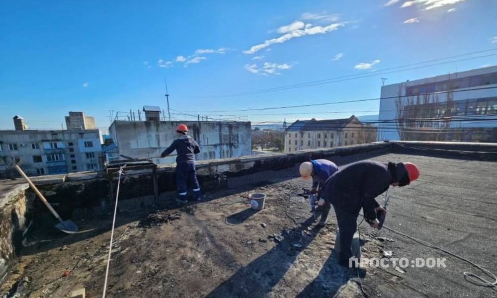 В Феодосии продолжается первый этап капитального ремонта городской поликлиники
