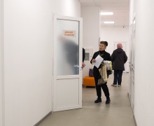 Клиника "МиР"- холл левого правого крыла, дневной стационар