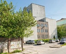 Здание женской консультации №1 в Симферополе на улице Полевой