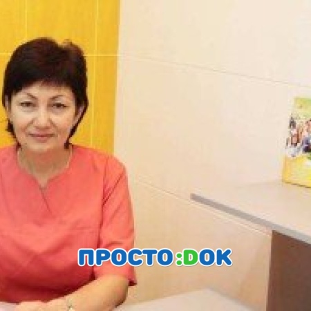На фото Гралова Эльвира Пулатджановна