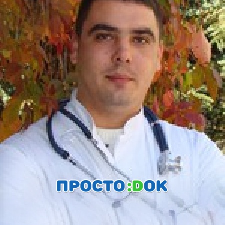 На фото Сараев Владимир Дмитриевич