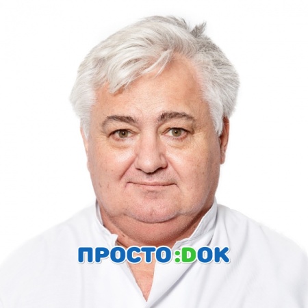 На фото Ефанов Юрий Валентинович