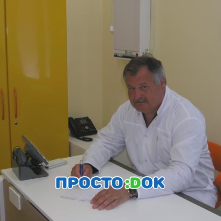 На фото Тесля Михаил Михайлович