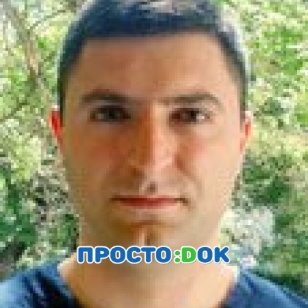 На фото Мовровян Альберт Арташесович