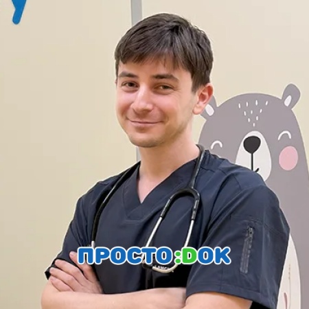 На фото Аметов Алим Назимович