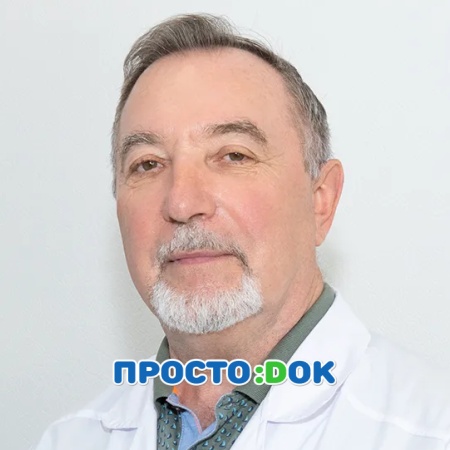 На фото Максимов Сергей Алексеевич