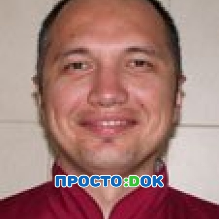 На фото Аминов Денис Борисович