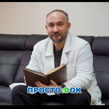 На фото Долгополов Виктор Владимирович