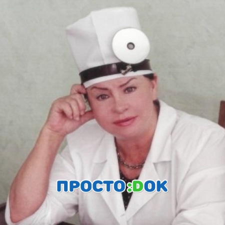 На фото Гуляева Людмила Васильевна