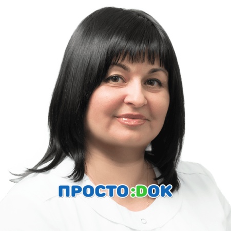 На фото Лихачева (Неретина) Елена Феликсовна