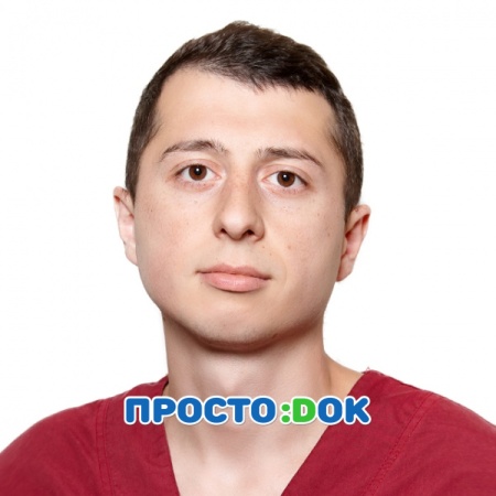 На фото Зекерьяев Кемал Нариманович