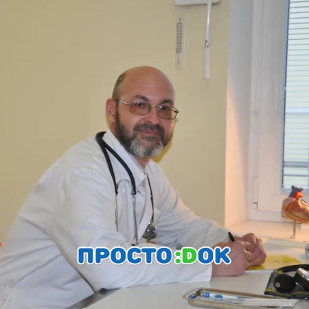 На фото Брусенцев Максим Викторович