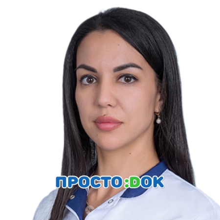 На фото Велиуллаева Эльзара Айдеровна
