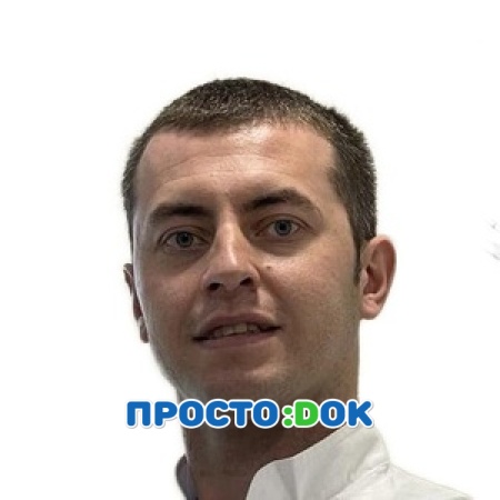 На фото Ерохин Александр Богданович