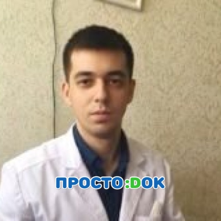 На фото Баснаев Усеин Ибрагимович