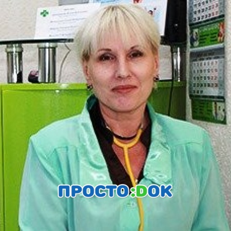 На фото Петрова Елена Александровна