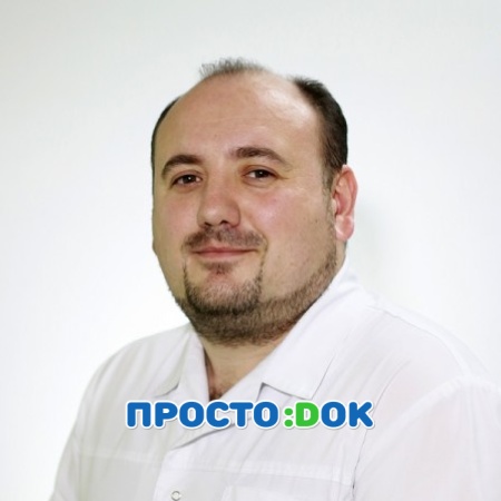 На фото Аблаев Рефат Эскендерович