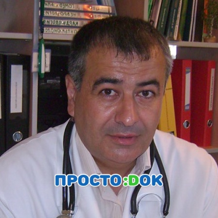 На фото Аблаев Бекир Дервишевич