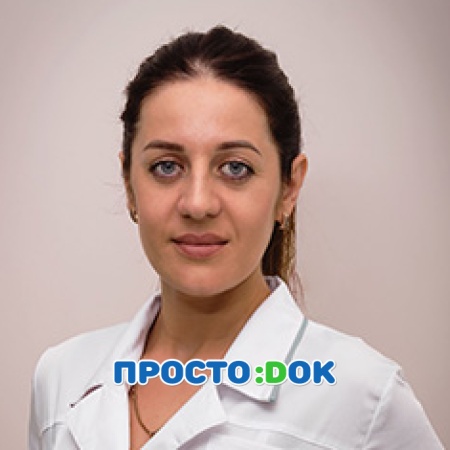 На фото Асанова Эльзара Суфяновна