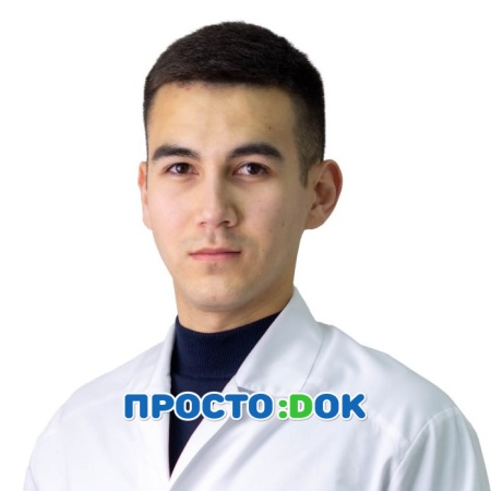 На фото Досмамбетов Эмир Замирович