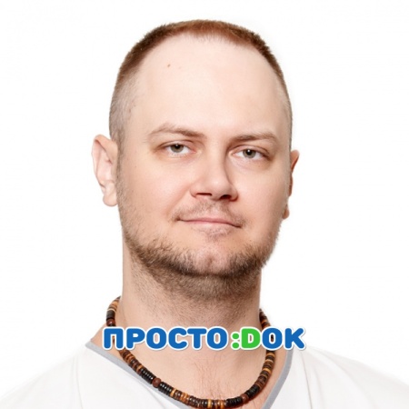На фото Еничев Максим Андреевич