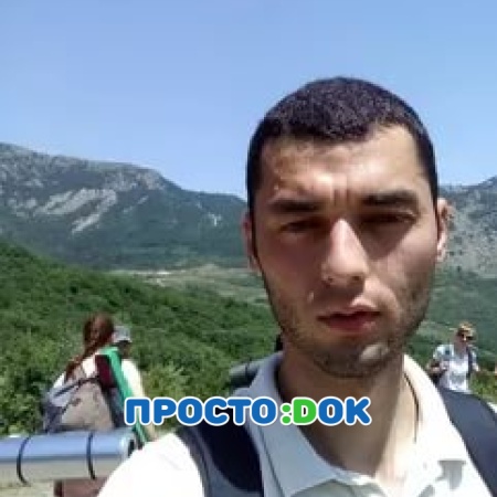 На фото Исэнаджиев Нариман Февзерович