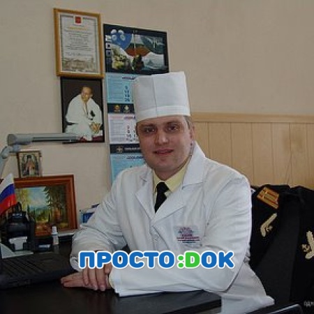 На фото  Теплов Евгений Владимирович