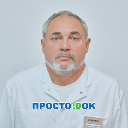 На фото Пяткин Александр Владимирович