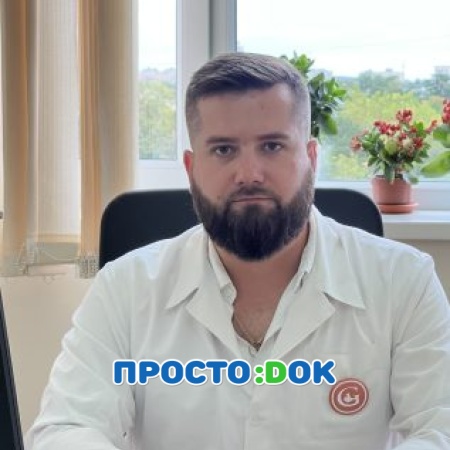 На фото Ефетов Владимир Сергеевич