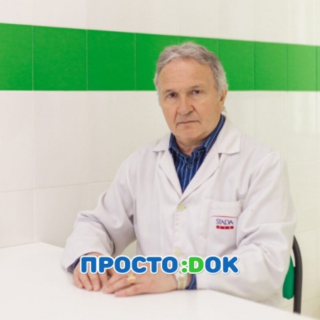 На фото Искяндаров Вакиль Ибрагимович