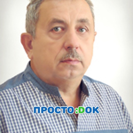 На фото Пичкарь Михаил Михайлович