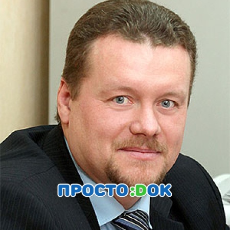 На фото Никольский Вячеслав Юрьевич