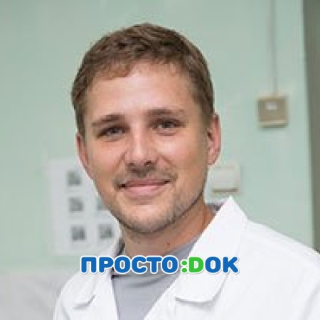 На фото Окулов Дмитрий Викторович