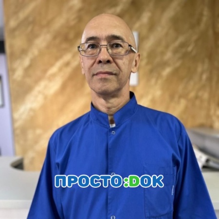 На фото Сафин Рустэм Мугалимович