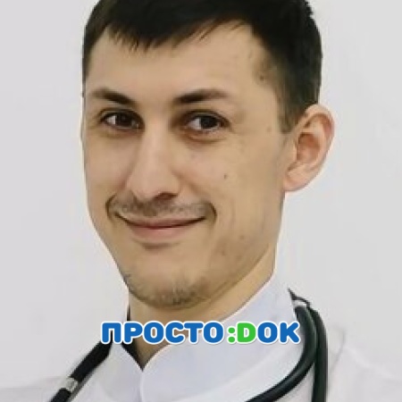 На фото Махненко Денис Витальевич