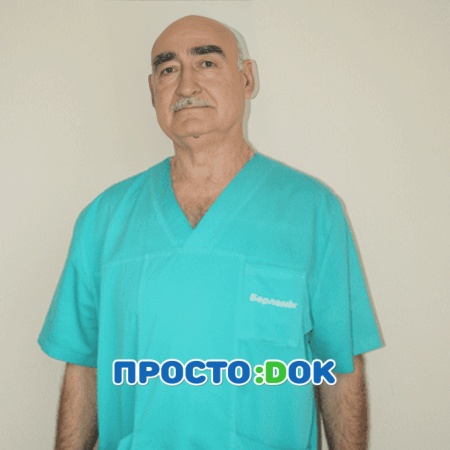 На фото Гюльмамедов Салман Ибрагимович