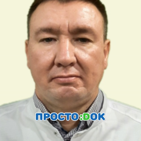 На фото Аксенов Руслан Владимирович