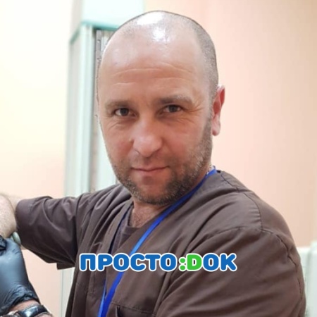 На фото Аблякимов Руслан Сейранович