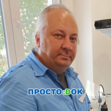 На фото Хвастов Виталий Владимирович