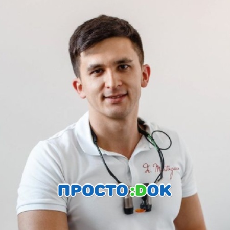 На фото Муртазаев Эдем Шефикович