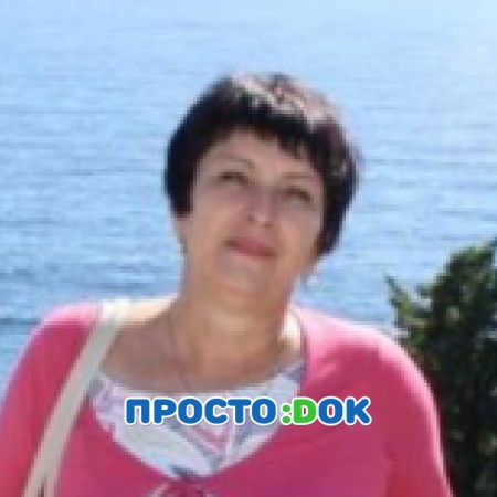 На фото Сеидмевлюдова Гулнара Юсуповна