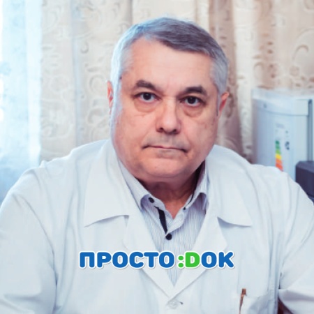 На фото Ефетов Владимир Сергеевич