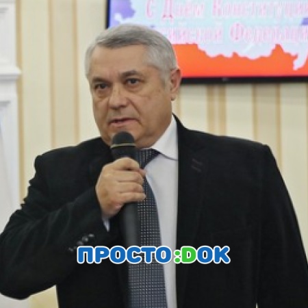 На фото Ефетов Сергей Владимирович